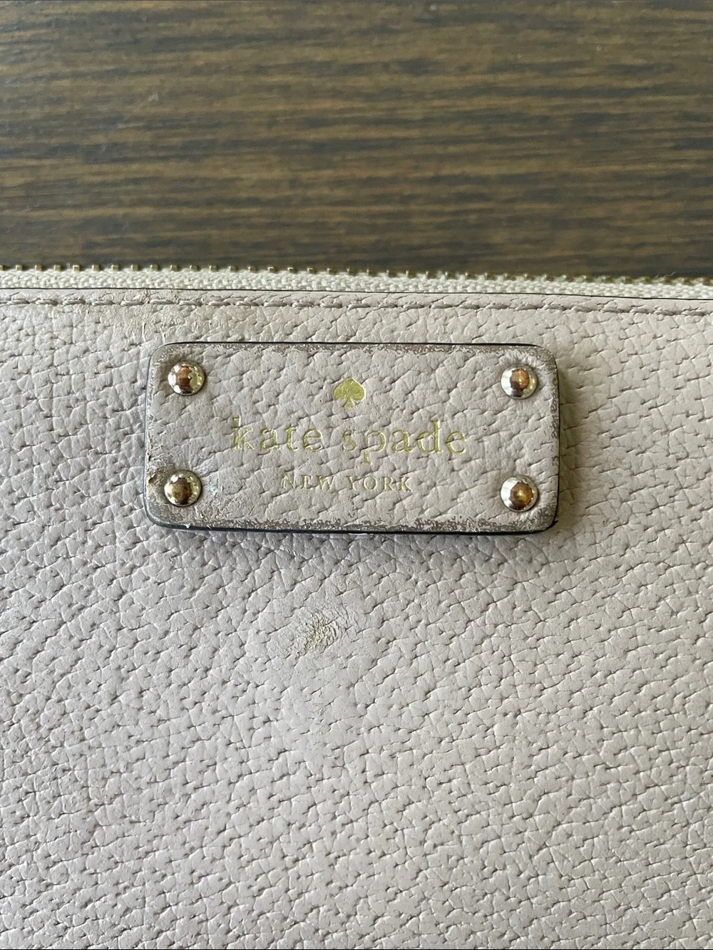KATE SPADE GROVE STREET NEDA ZIP AROUND WALLET - Almondine (Beige) Gold Hardware